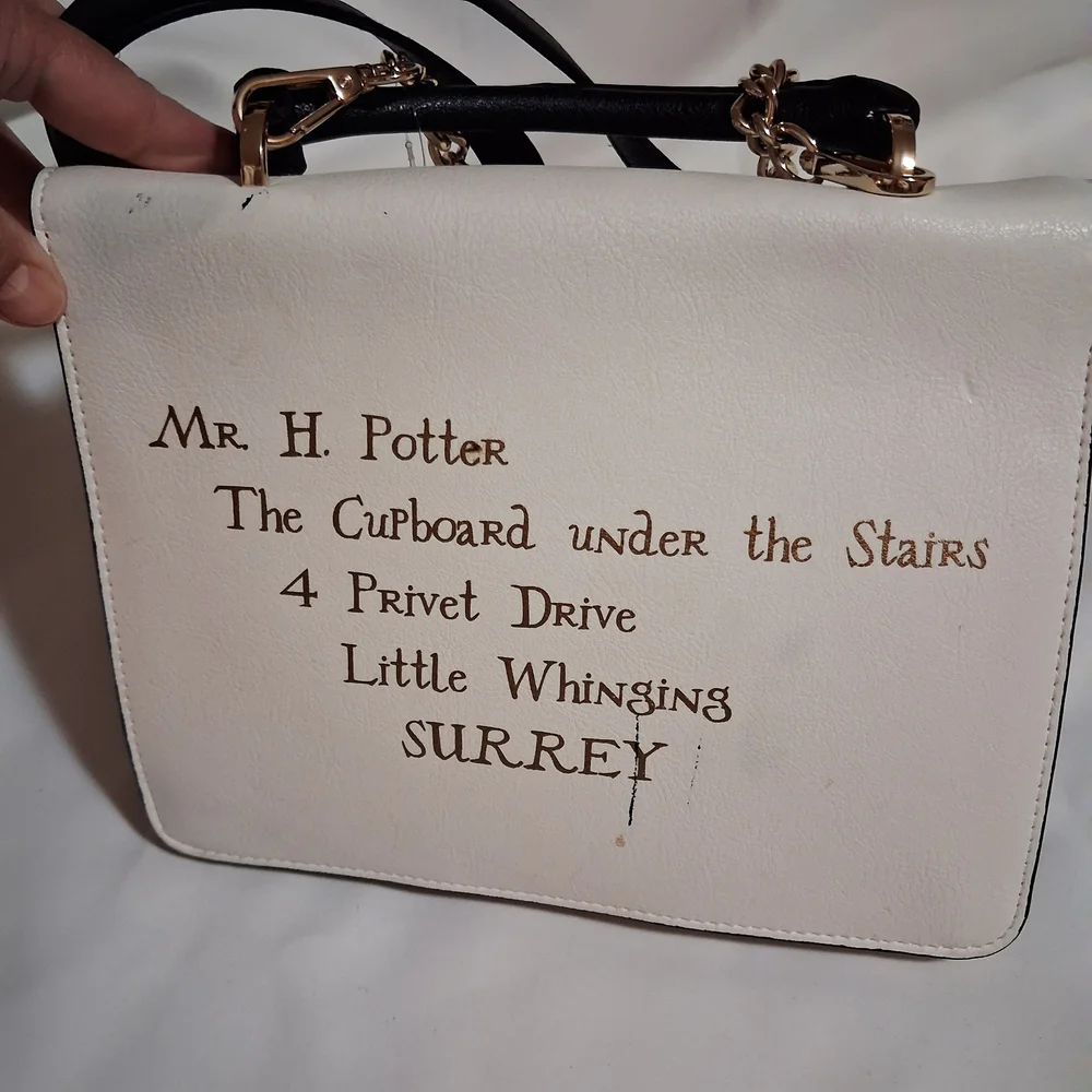 Harry Potter Hogwarts Letter Crossbody Bag Cream Envelope Style Chain Strap‎